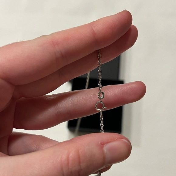 Sterling silver textured twist chain. 925. Stamped. 18”. Versatile. Sparkly. - Picture 5 of 11